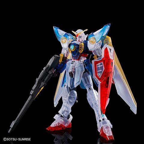 「新機動戦記ガンダムW」のウイングガンダムのガンプラ「HG 1／144 WING GUNDAM ［CLEAR COLOR］」（c）創通・サンライズ