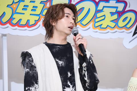 映画「仮面ライダーガヴ　お菓子の家の侵略者」の初日舞台あいさつに登壇した