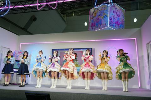 「超ときめき宣伝部」が登場した「ひみつのアイプリ」の会見の様子