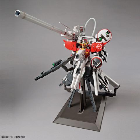 「ガンダム・センチネル」のディープストライカーのガンプラ「MG 1/100 PLAN303E ディープストライカー」(c)創通・サンライズ
