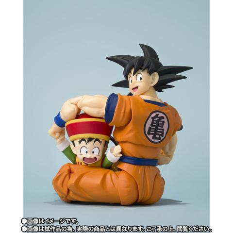 「ドラゴンボール」シリーズの孫悟空、孫悟飯、筋斗雲のフィギュアのセット「S.H.Figuarts 孫悟空＆孫悟飯-幼年期-＆筋斗雲」（c）バード・スタジオ／集英社・東映アニメーション