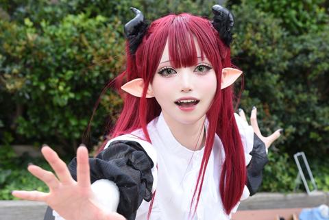 「その着せ替え人形は恋をする」の喜多川海夢（衣装：リズ）のコスプレを披露したかにぬれさん