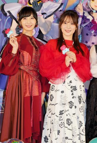 「映画キミとアイドルプリキュア♪ お待たせ！キミに届けるキラッキライブ！」の公開記念舞台あいさつに登場した佐倉綾音さん（左）と内田真礼さん