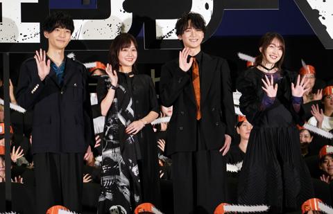 「チェンソーマン レゼ篇」のワールドプレミアに登場した（左から）坂田将吾さん、楠木ともりさん、戸谷菊之介さん、上田麗奈さん