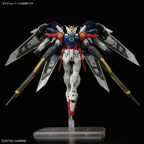 「新機動戦記ガンダムW」のウイングガンダムゼロのガンプラ「RG 1／144 ウイングガンダムゼロ」（c）創通・サンライズ