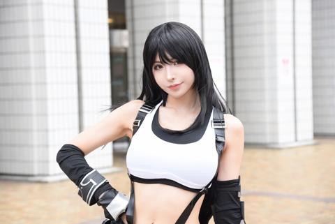 「ファイナルファンタジーVII リメイク」のティファ・ロックハートのコスプレを披露したぬなさん