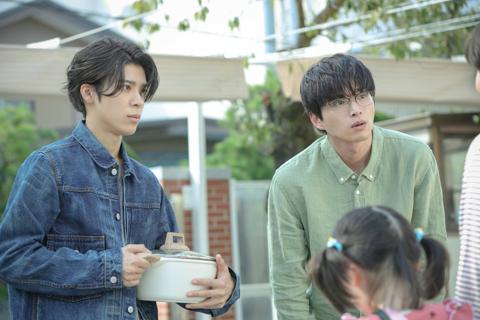 10月4日スタートの連続ドラマ「パパと親父のウチご飯」の一場面＝テレビ朝日提供