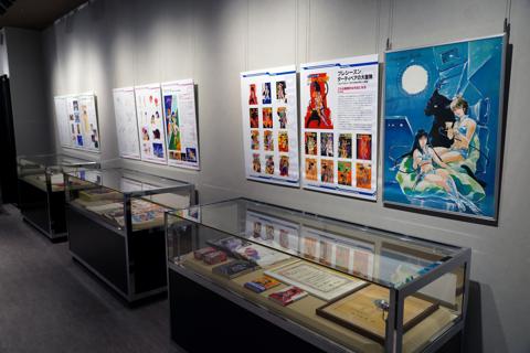 アニメ「ダーティペア」の放送40周年を記念した展示会「TVアニメ『ダーティペア』40周年記念展」