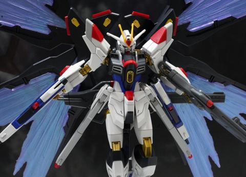 「機動戦士ガンダムSEED FREEDOM」のガンプラ「HG 1／144 ストライクフリーダムガンダム弐式＆光の翼エフェクトセット」