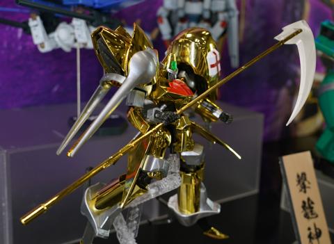 「重戦機エルガイム」のオージのプラモデル「HG 1／144 オージ［スペシャルコーティング］」