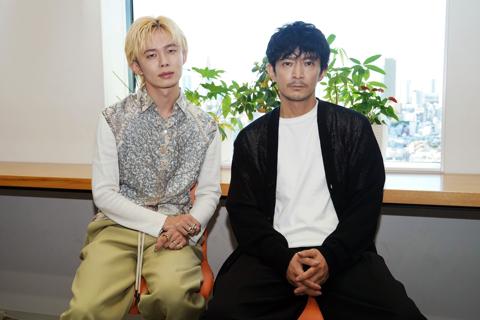 「不滅のあなたへ Season3」に出演するフシ役の川島零士さん（左）と観察者役の津田健次郎さん