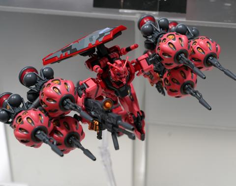 「HG 1／144 赤いガンダム」の拡張パーツ「HG 1／144 赤いガンダム用拡張セット」