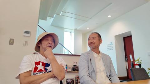 アニメ「天使のたまご 4Kリマスター」のインタビュー動画に登場した押井守監督（左）と若林和弘さん（c）YOSHITAKA AMANO （c）押井守・天野喜孝・徳間書店・徳間ジャパンコミュニケーションズ