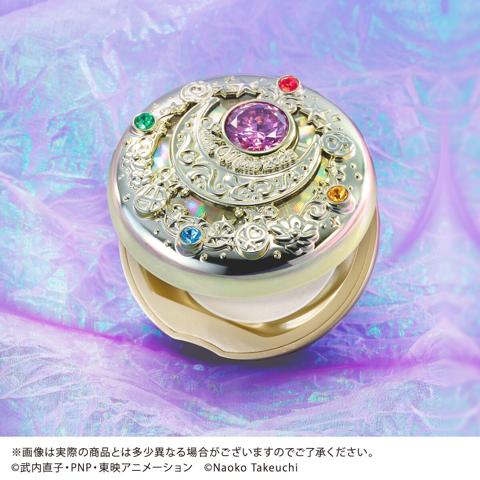 「美少女戦士セーラームーン」の変身ブローチをモチーフにしたフェースパウダー「ミラクルロマンス シャイニングムーンパウダー 2026 Limited Edition」(c)武内直子・PNP・東映アニメーション (c)Naoko Takeuchi