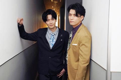 アニメ「スティール・ボール・ラン ジョジョの奇妙な冒険」に出演する坂田将吾さん（左）と阿座上洋平さん