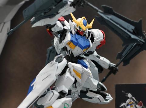 「機動戦士ガンダム 鉄血のオルフェンズ」のガンプラ「MG 1/100 ガンダムバルバトスルプス」