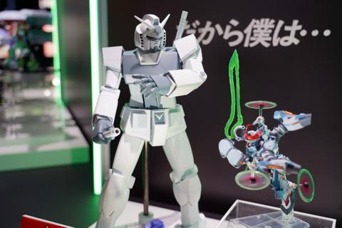 「機動戦士Gundam GQuuuuuuX」のハイパー化ガンダムのフィギュア「ROBOT魂<SIDE MS>ハイパー化ガンダム(GQ)」