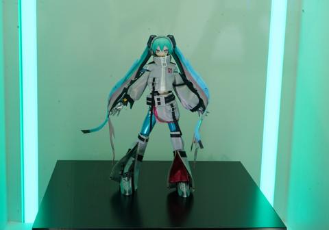 「METAL BUILD」シリーズの初音ミクのフィギュア