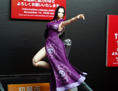 「ONE PIECE」のボア・ハンコックのフィギュア「S.H.Figuarts ボア・ハンコック--マリンフォード頂上決戦-」