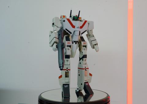 「超時空要塞マクロス」の玩具「オリジン・オブ・バルキリー VF-1J 45th Anniv.」