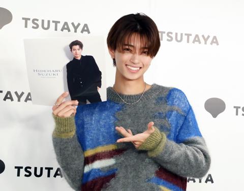 2026年カレンダーの発売記念イベントに登壇した鈴木秀脩さん