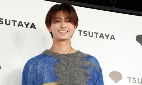 2026年カレンダーの発売記念イベントに登壇した鈴木秀脩さん