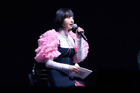 「ジャンプフェスタ2026」の「僕のヒーローアカデミア」のステージイベントに登場した佐倉綾音さん（c）堀越耕平／集英社・僕のヒーローアカデミア製作委員会