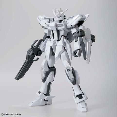 「ガンダムビルドメタバース」のビルドストライク エクシードギャラクシーのガンプラ「ENTRY GRADE 1／144 ガンダムベース限定 ビルドストライク エクシードギャラクシー ［ペインティングモデル］」（c）創通・サンライズ
