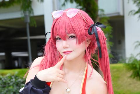 VTuberの宝鐘マリンのコスプレを披露した有村ユキさん