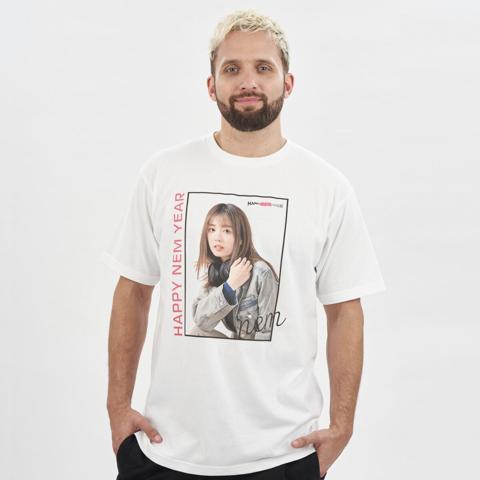 「仮面ライダーゼッツ」のTシャツ「仮面ライダーゼッツ HAPPY NEM YEAR Tシャツ(白)」(c)2025 石森プロ・テレビ朝日・ADK EM・東映