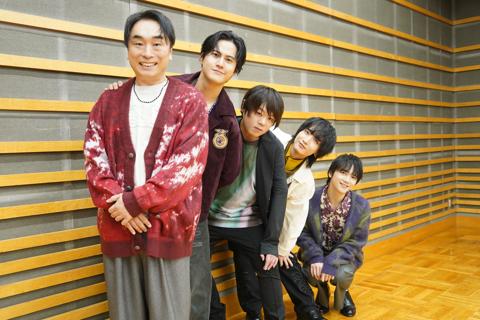 「ハイスクール！奇面組」の新作アニメに出演する（左から）関智一さん、武内駿輔さん、松岡禎丞さん、小林千晃さん、戸谷菊之介さん