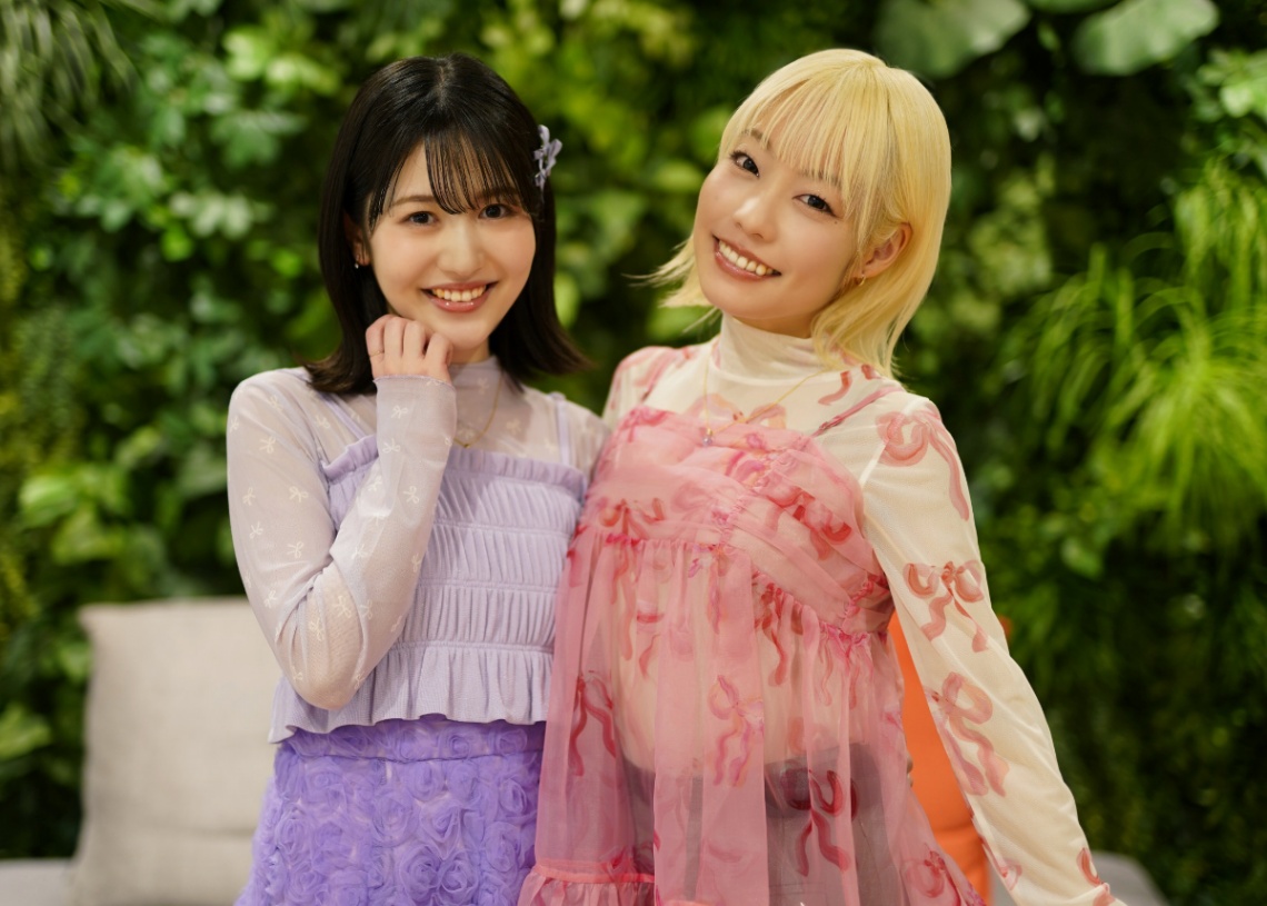 アニメ「名探偵プリキュア！」に出演する千賀光莉さん（左）と本渡楓さん