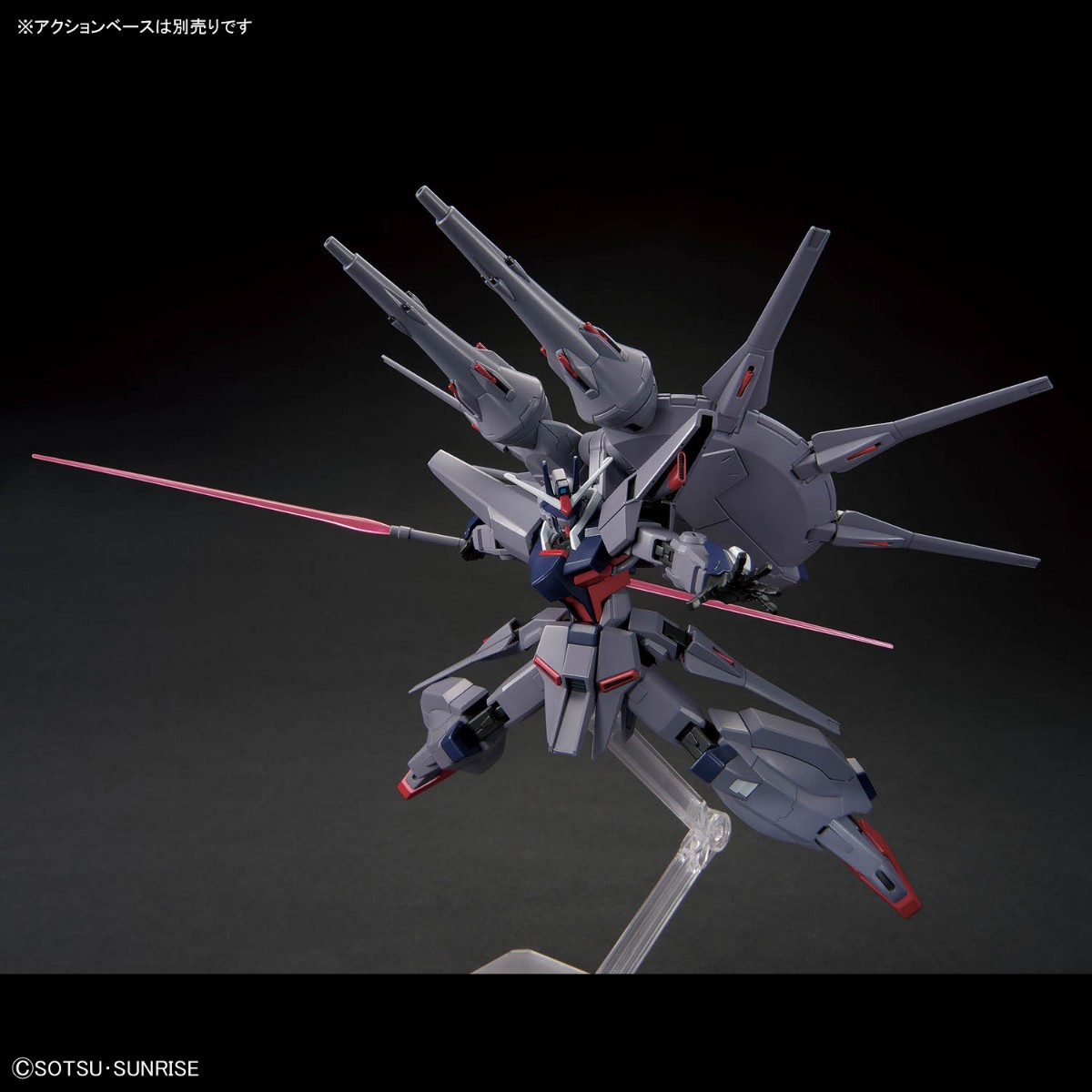 「機動戦士ガンダムSEED DESTINY」のレジェンドガンダムのガンプラ「HG 1/144 レジェンドガンダム」(c)創通・サンライズ