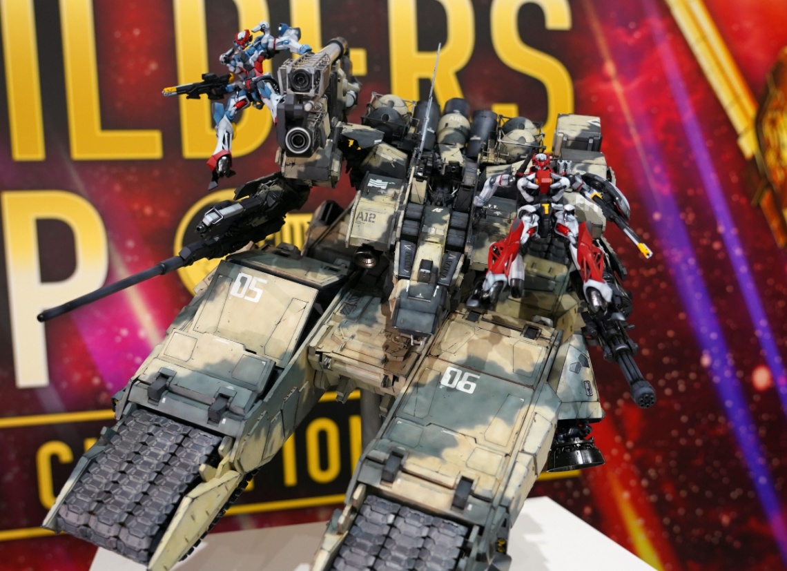 「ガンプラビルダーズワールドカップ 13thトーナメント」の世界大会決勝戦のOVER-21コースで優勝した中国内地代表の「Another V」（MENG YUさん）