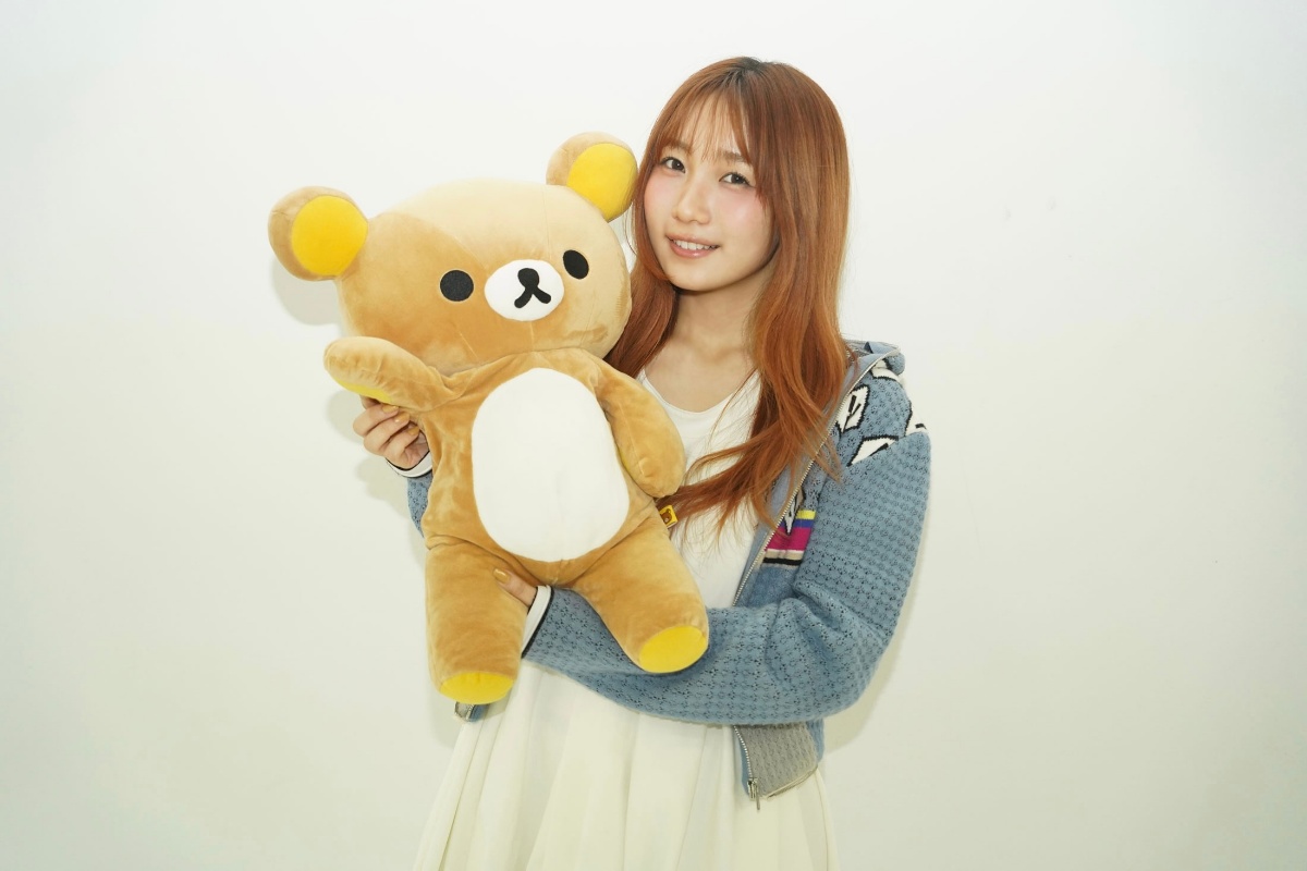 アニメ「リラックマ」の主題歌「stay with me」、ナレーションを担当する幾田りらさん