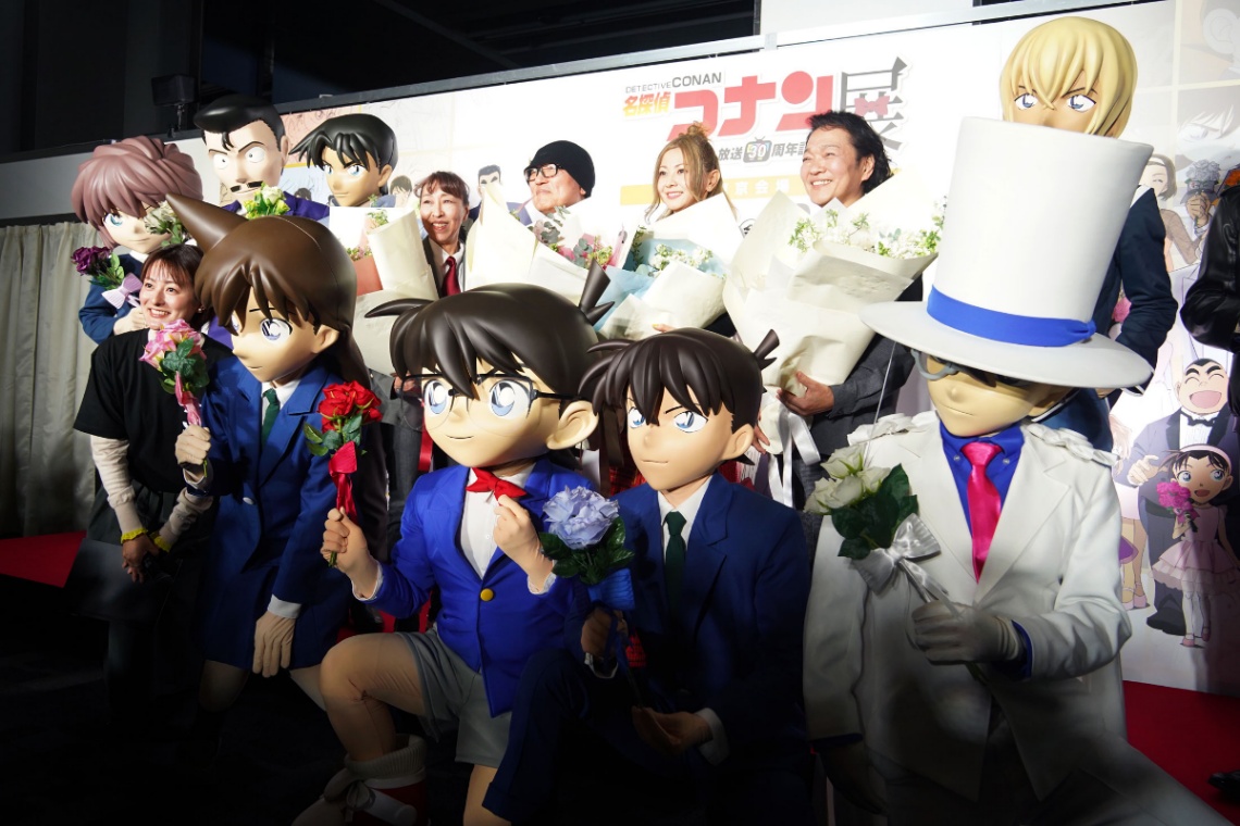「放送30周年記念 TVアニメ『名探偵コナン展』」の開催記念セレモニーの様子