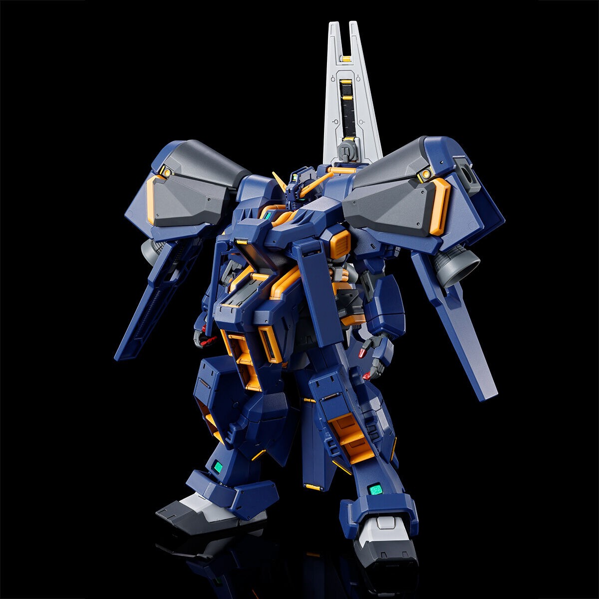 「ADVANCE OF Z ティターンズの旗のもとに」のガンプラ「HG 1／144 ガンダムTR-1［ヘイズル改］イカロス・ユニット装備（ADVANCE OF Z ティターンズの旗のもとに）」（c）創通・サンライズ