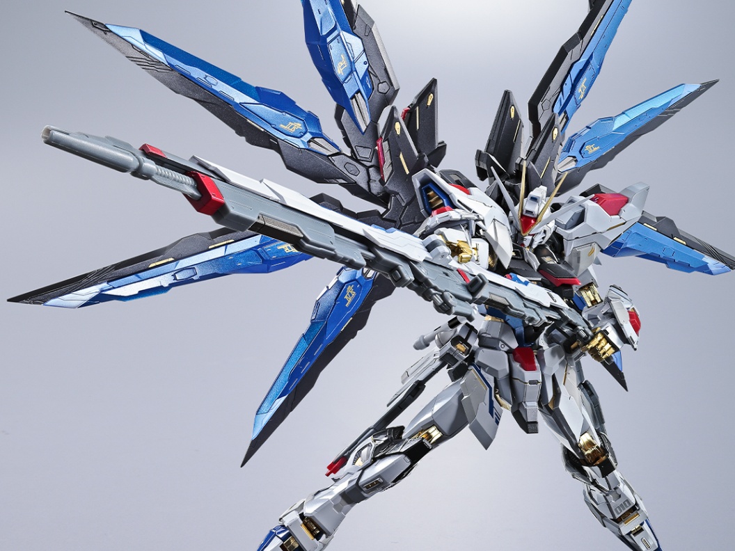 「機動戦士ガンダムSEED DESTINY」のストライクフリーダムガンダムのフィギュア「METAL BUILD ストライクフリーダムガンダム ＜リバイバル版＞」（C）創通・サンライズ