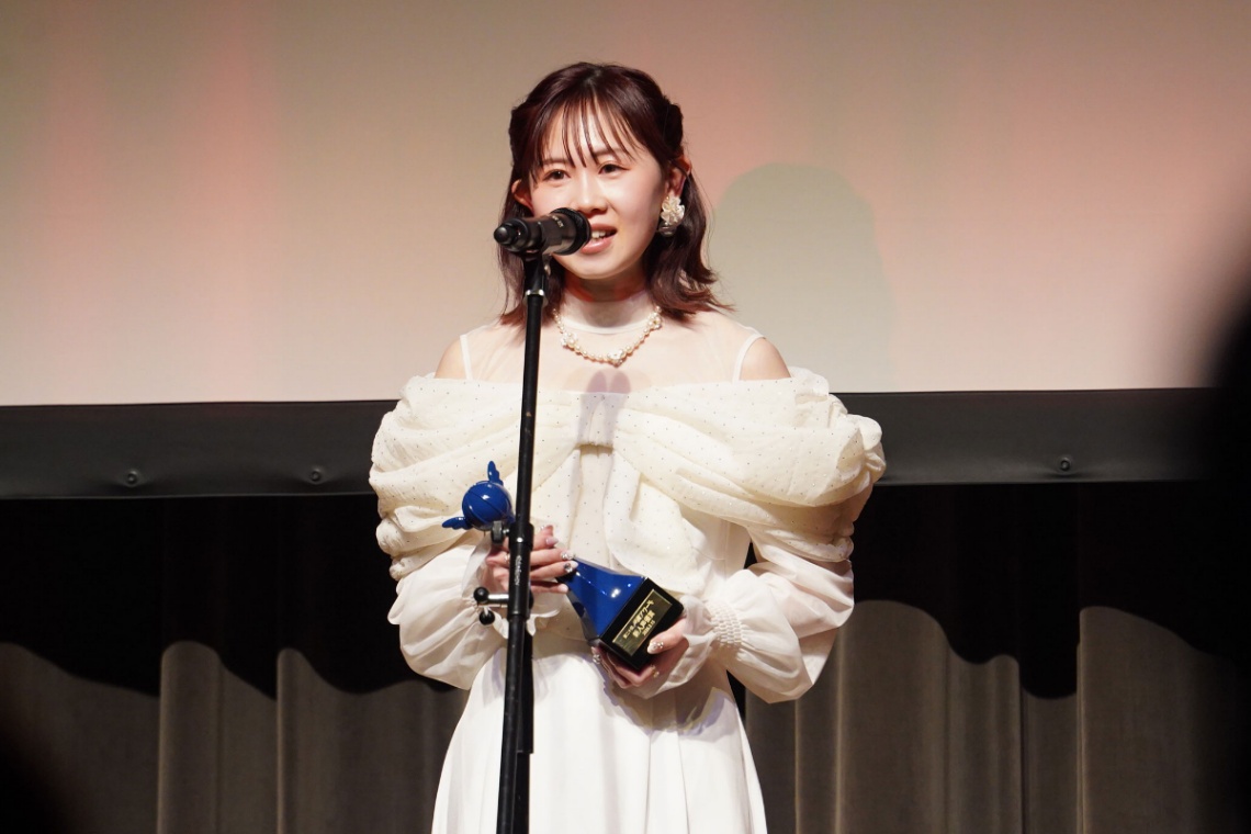 「第20回声優アワード」で新人声優賞を受賞した寺澤百花さん
