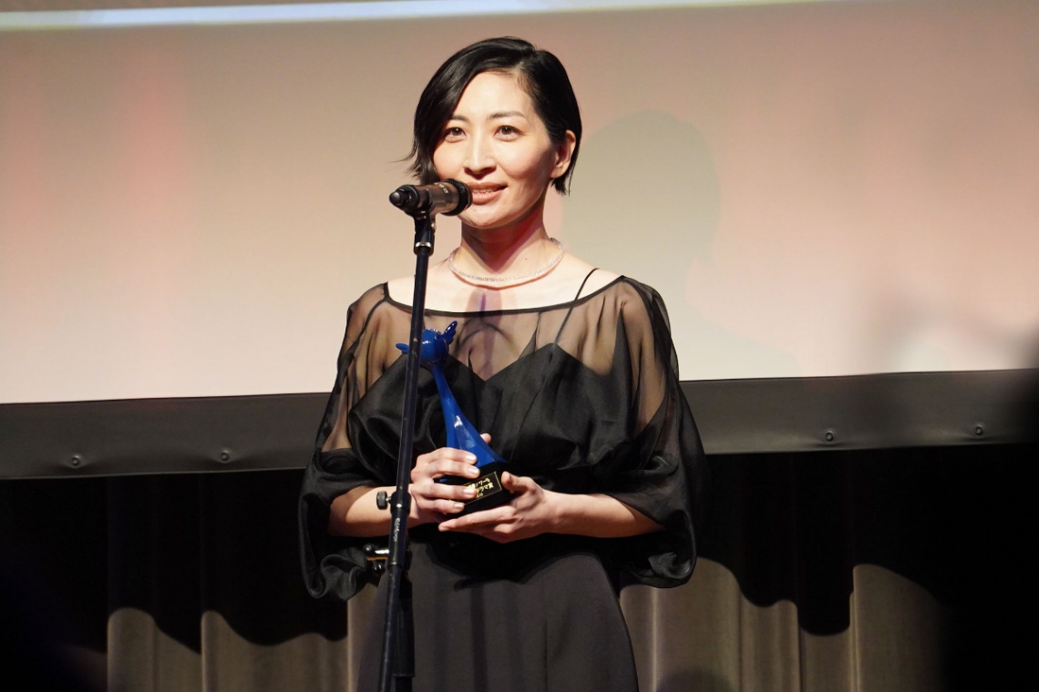 「第20回声優アワード」で外国映画・ドラマ賞を受賞した坂本真綾さん