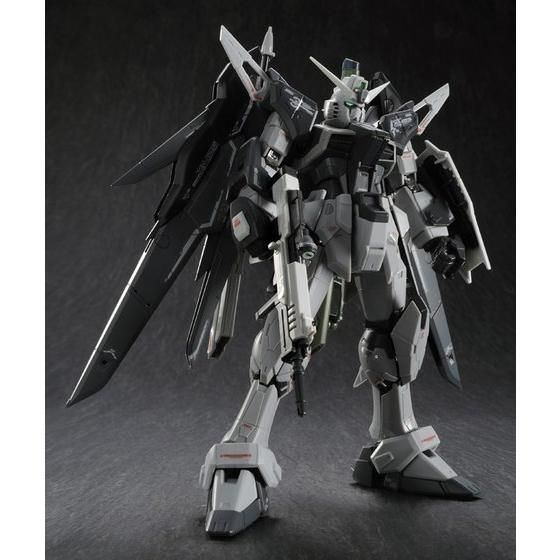「機動戦士ガンダムSEED DESTINY」のディアクティブモードのデスティニーガンダムのガンプラ「RG 1/144 デスティニーガンダム ディアクティブモード」(C)創通・サンライズ