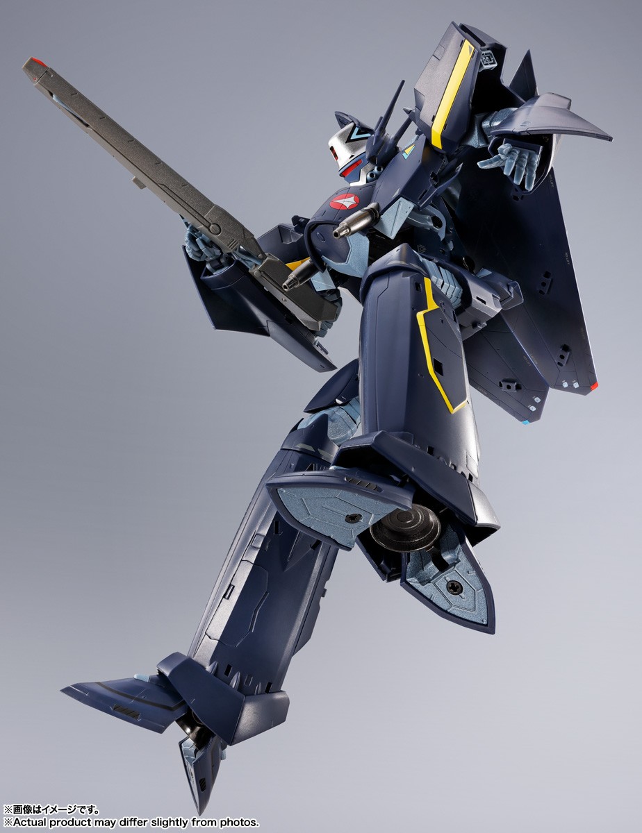 「マクロス7」のナイトメアステルスバルキリー（ガムリン木崎機）の玩具「DX超合金 VF-17S ナイトメアステルスバルキリー（ガムリン木崎機）」（C）1994 BIGWEST
