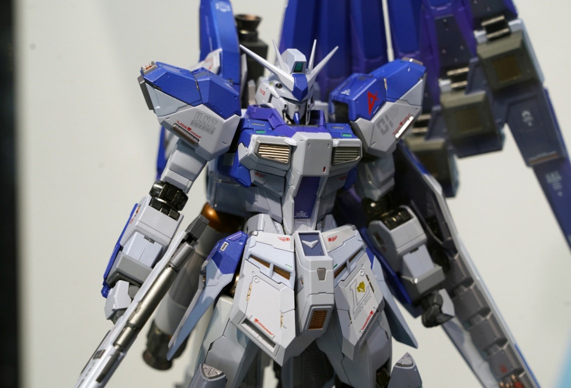 「機動戦士ガンダム 逆襲のシャア ベルトーチカ・チルドレン」のHi-νガンダムのフィギュア「METAL BUILD Hi-νガンダム ［METAL BUILD EXPO］」