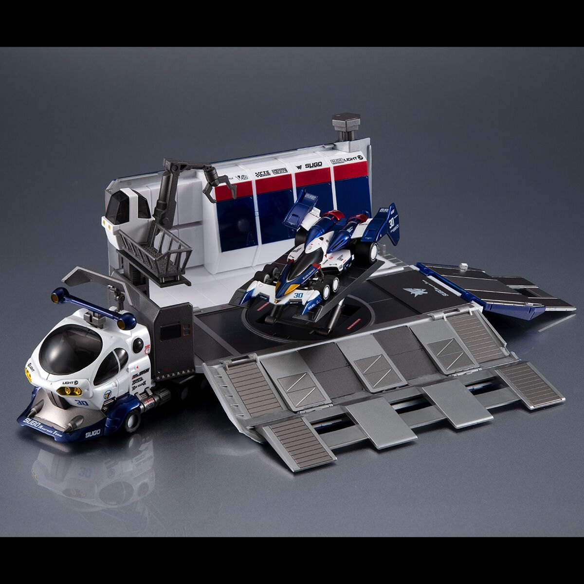 「新世紀GPXサイバーフォーミュラ」シリーズの玩具「C.F.C. -HE- DX 新世紀GPXサイバーフォーミュラ スゴウレガード10V5000&スーパーアスラーダ01サーキットモード【限定特典付き】」(C)SUNRISE