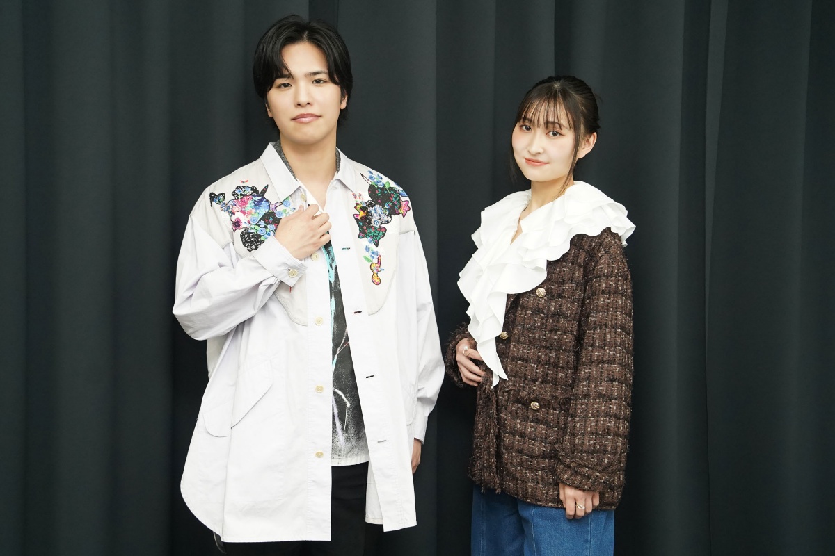 アニメ「マリッジトキシン」に出演する下呂ヒカル役の石谷春貴さん（左）と城崎メイ役の若山詩音さん