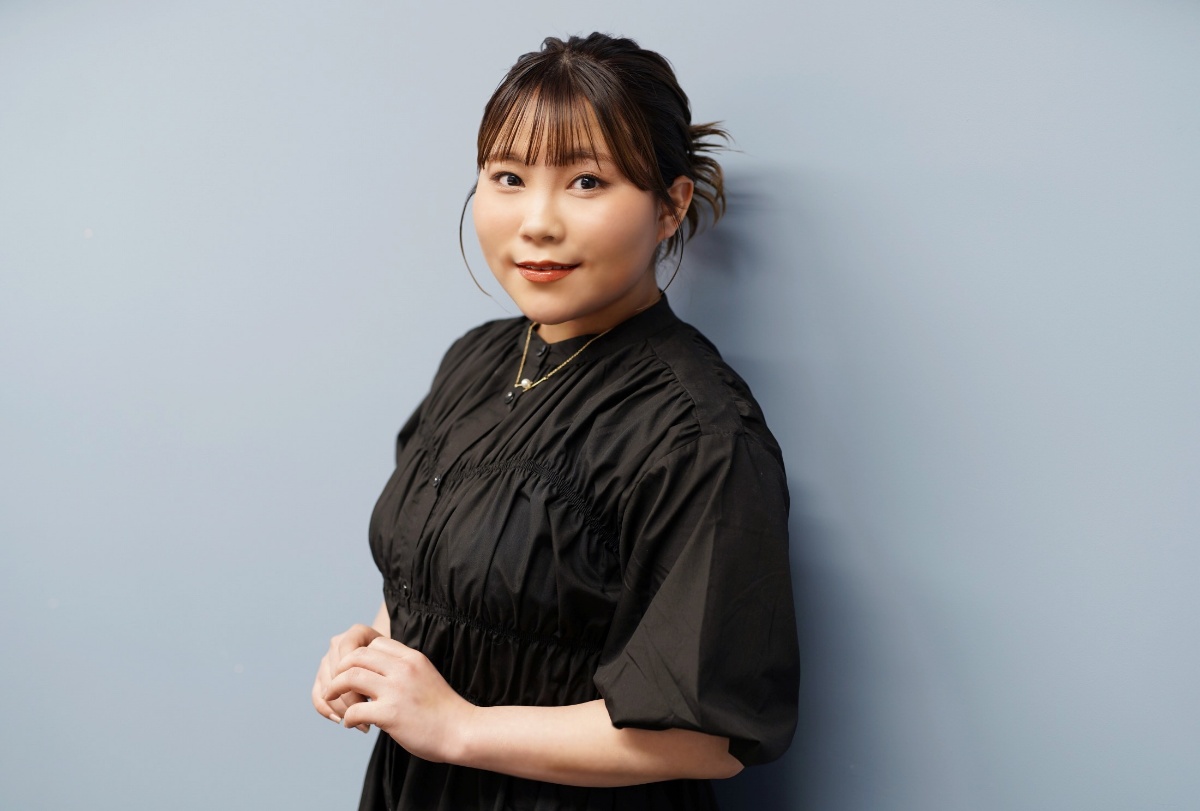 アニメ「クジマ歌えば家ほろろ」でクジマを演じる神月柚莉愛さん
