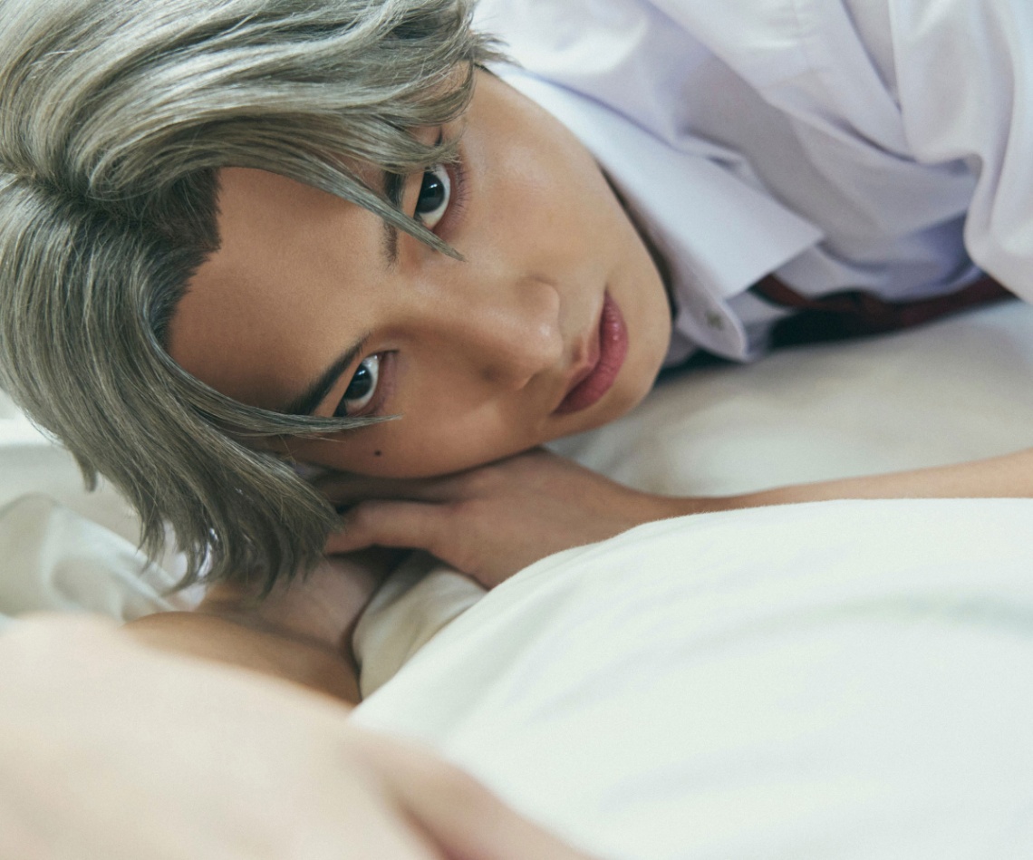 デジタル写真集「ミュージカル『テニスの王子様』跡部景吾 DIGITAL PHOTO BOOK『HIS MAJESTY』」のカット（c）ホシダテッペイ／集英社 （c）許斐 剛／集英社・テニミュ製作委員会