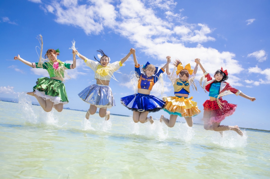 アニメ「ぐらんぶる」のSeason3のエンディングテーマ「裸のマーメード」を担当するるアイドルグループ「豆柴の大群」