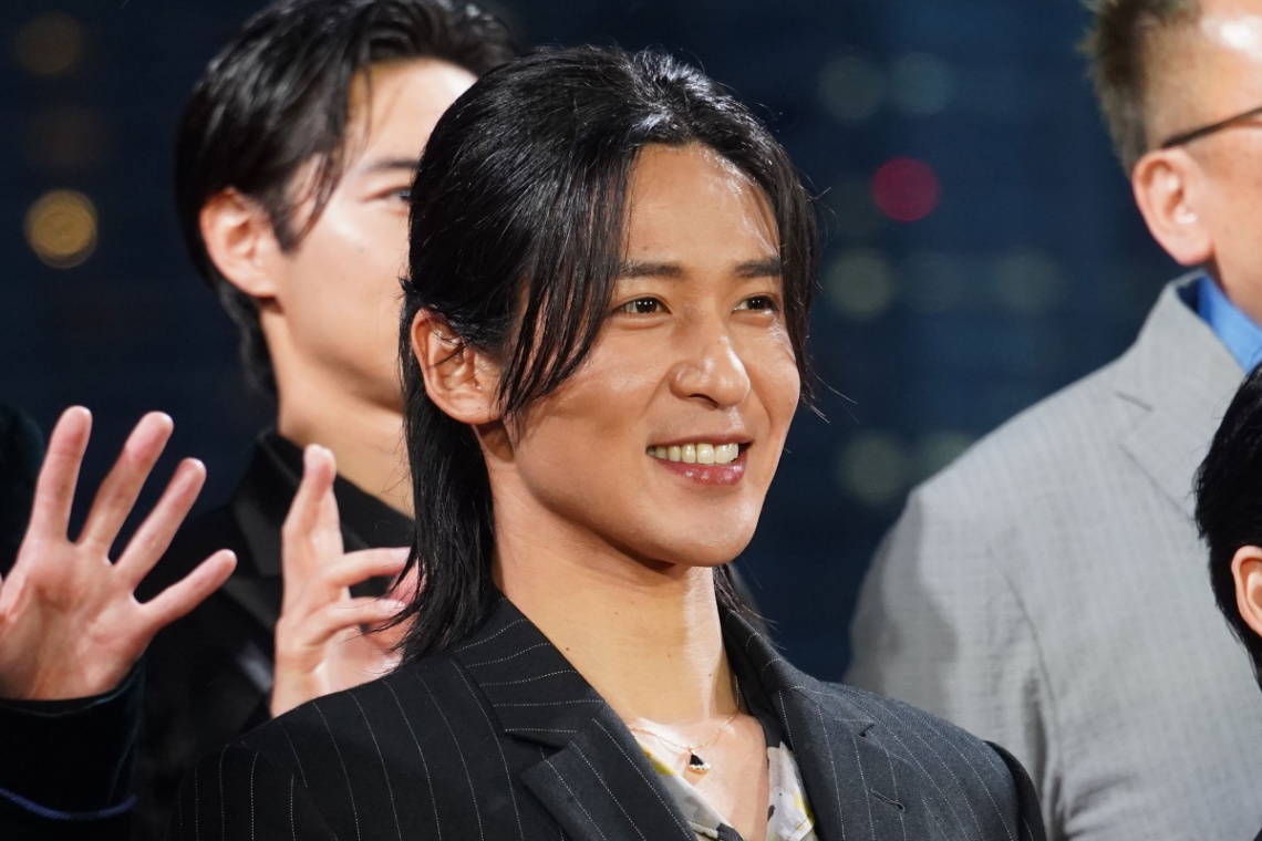 映画「SAKAMOTO DAYS」の公開直前レッドカーペットイベントに登場した目黒蓮さん