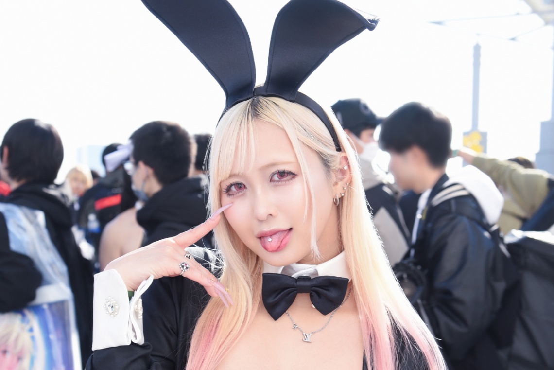 「その着せ替え人形は恋をする」の喜多川海夢のコスプレを披露した月城せいにゃんさん